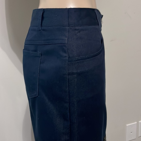 Denim Button-Front Midi Skirt 10 - Picture 5 of 9